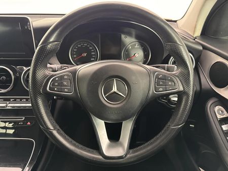 2016-Mercedes-Benz-GLC-220d_11