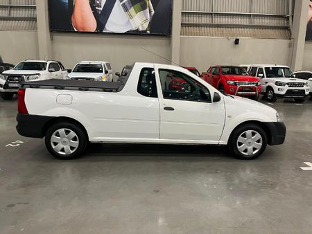 2021-Nissan-NP200-16-AC-Safety-Pack_7