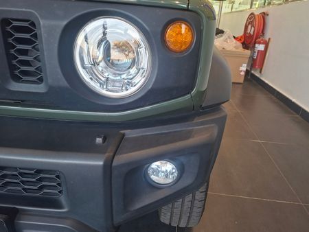 2022-Suzuki-Jimny-15-GLX-Auto_9