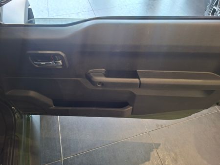 2022-Suzuki-Jimny-15-GLX-Auto_17
