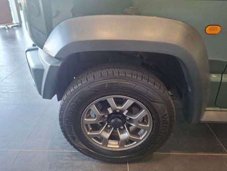 2022-Suzuki-Jimny-15-GLX-Auto_7