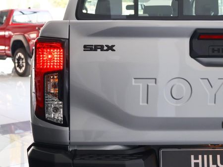 2026-Toyota-Hilux-28-GD-6-RB-SRX-4x4-Auto-Double-Cab_13