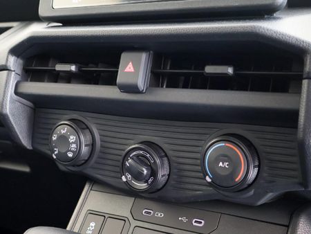 2026-Toyota-Hilux-28-GD-6-RB-SRX-4x4-Auto-Double-Cab_15