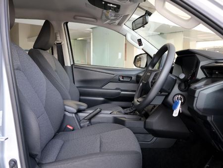 2026-Toyota-Hilux-28-GD-6-RB-SRX-4x4-Auto-Double-Cab_18
