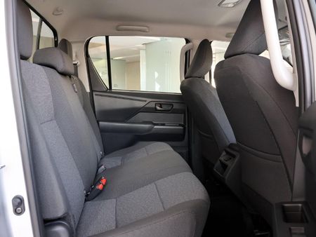 2026-Toyota-Hilux-28-GD-6-RB-SRX-4x4-Auto-Double-Cab_19