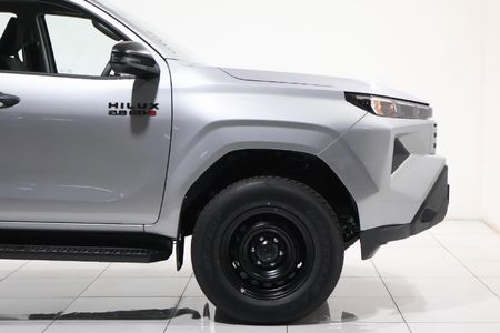 2026-Toyota-Hilux-28-GD-6-RB-SRX-4x4-Auto-Double-Cab_4