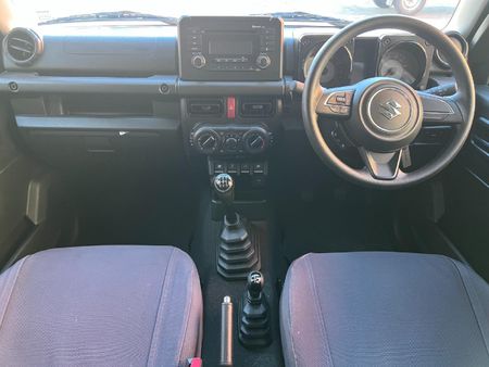 2022-Suzuki-Jimny-15-GL_7