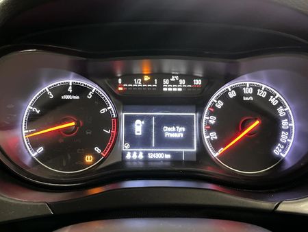 2017-Opel-Corsa-10T-EcoFlex-Enjoy-5-dr-85kW_2