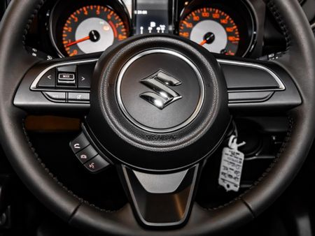 2026-Suzuki-Jimny-15-GLX-Auto_10