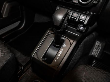 2026-Suzuki-Jimny-15-GLX-Auto_16