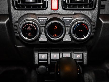 2026-Suzuki-Jimny-15-GLX-Auto_17