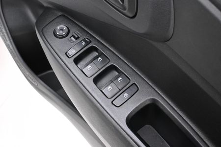 2023-Hyundai-Grand-i10-10-Motion_21