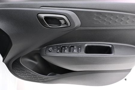 2023-Hyundai-Grand-i10-10-Motion_22