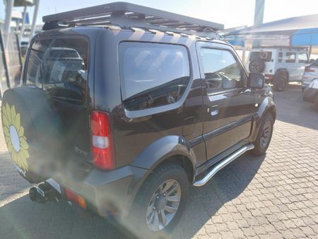 2016-Suzuki-Jimny-13-Auto_6