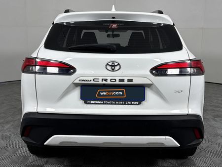 2022-Toyota-Corolla-Cross-18-XS_16