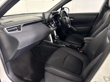 2022-Toyota-Corolla-Cross-18-XS_8