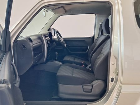 2015-Suzuki-Jimny-13-Auto_16