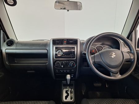 2015-Suzuki-Jimny-13-Auto_19