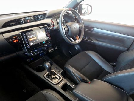 2025-Toyota-Hilux-28GD-6-GR-Sport-Double-Cab-4x4_6