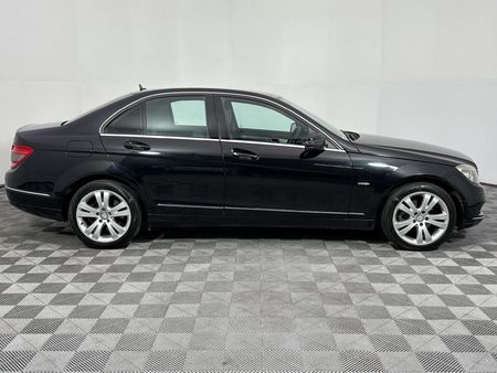 2010-Mercedes-Benz-C-Class-C-220-CDi-Classic-Auto_15