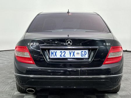 2010-Mercedes-Benz-C-Class-C-220-CDi-Classic-Auto_16