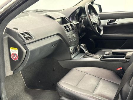 2010-Mercedes-Benz-C-Class-C-220-CDi-Classic-Auto_7