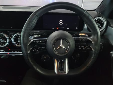 2024-Mercedes-AMG-A-Class-AMG-A35-4Matic_13