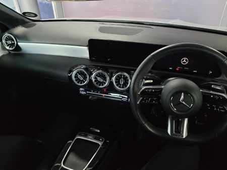 2024-Mercedes-AMG-A-Class-AMG-A35-4Matic_15