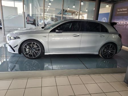 2024-Mercedes-AMG-A-Class-AMG-A35-4Matic_3