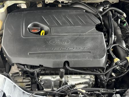 2017-Ford-Focus-15-EcoBoost-Trend-5-dr_14