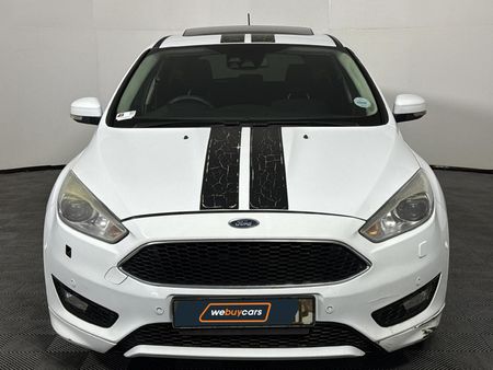 2017-Ford-Focus-15-EcoBoost-Trend-5-dr_16