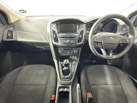 2017-Ford-Focus-15-EcoBoost-Trend-5-dr_1