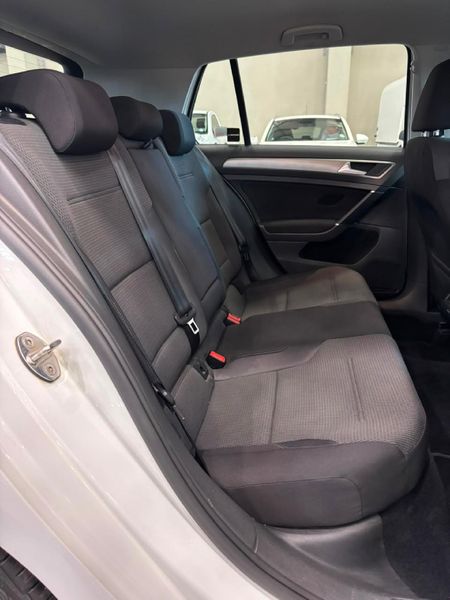 2016-Volkswagen-Golf-VII-14-TSI-Comfortline_12