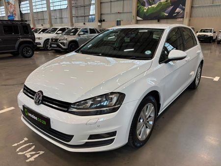 2016-Volkswagen-Golf-VII-14-TSI-Comfortline_2