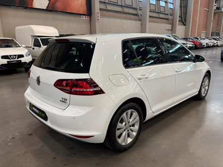 2016-Volkswagen-Golf-VII-14-TSI-Comfortline_6