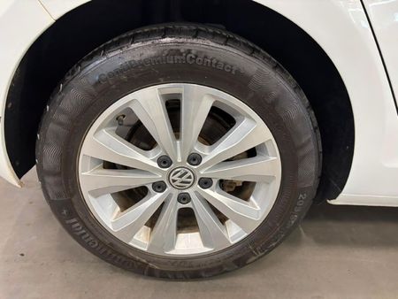 2016-Volkswagen-Golf-VII-14-TSI-Comfortline_8