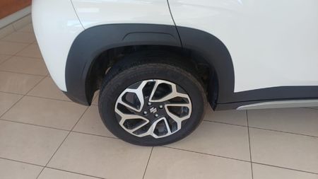 2024-Suzuki-Fronx-15-GLX_10