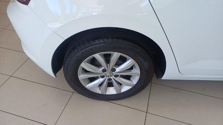 2020-Volkswagen-Polo-10-TSI-Comfortline-Auto_10
