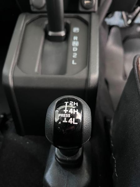2025-Suzuki-Jimny-15-GLX-AllGrip-5-Door-Auto_12