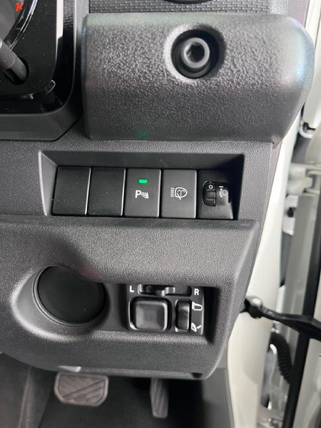 2025-Suzuki-Jimny-15-GLX-AllGrip-5-Door-Auto_14
