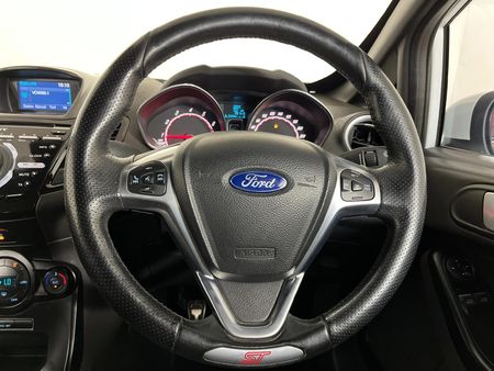 2015-Ford-Fiesta-ST-16-EcoBoost-GDTi_10