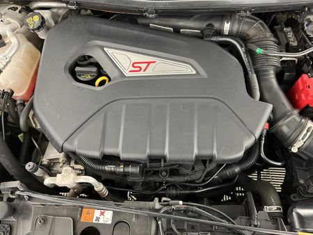 2015-Ford-Fiesta-ST-16-EcoBoost-GDTi_11