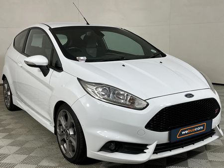 2015-Ford-Fiesta-ST-16-EcoBoost-GDTi_14