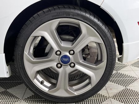 2015-Ford-Fiesta-ST-16-EcoBoost-GDTi_4