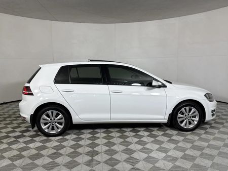 2013-Volkswagen-Golf-VII-14-TSI-Comfortline-Auto_18