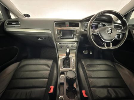 2013-Volkswagen-Golf-VII-14-TSI-Comfortline-Auto_1