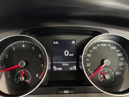 2013-Volkswagen-Golf-VII-14-TSI-Comfortline-Auto_2