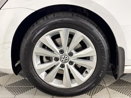 2013-Volkswagen-Golf-VII-14-TSI-Comfortline-Auto_4