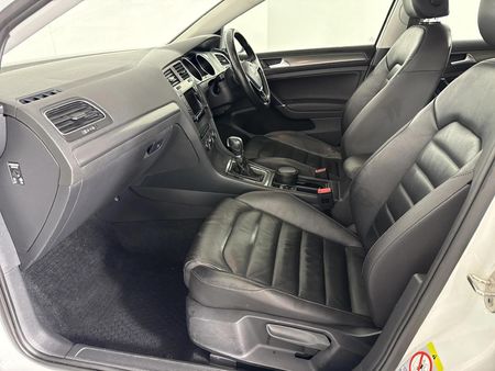2013-Volkswagen-Golf-VII-14-TSI-Comfortline-Auto_8