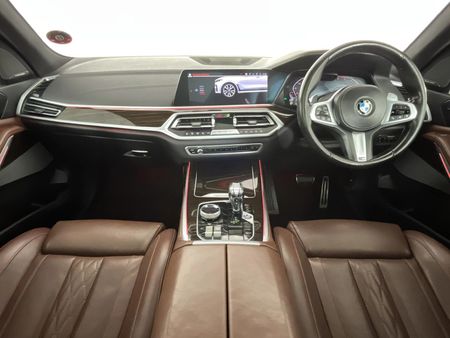 2019-BMW-X7-xDrive30d-M-Sport_1